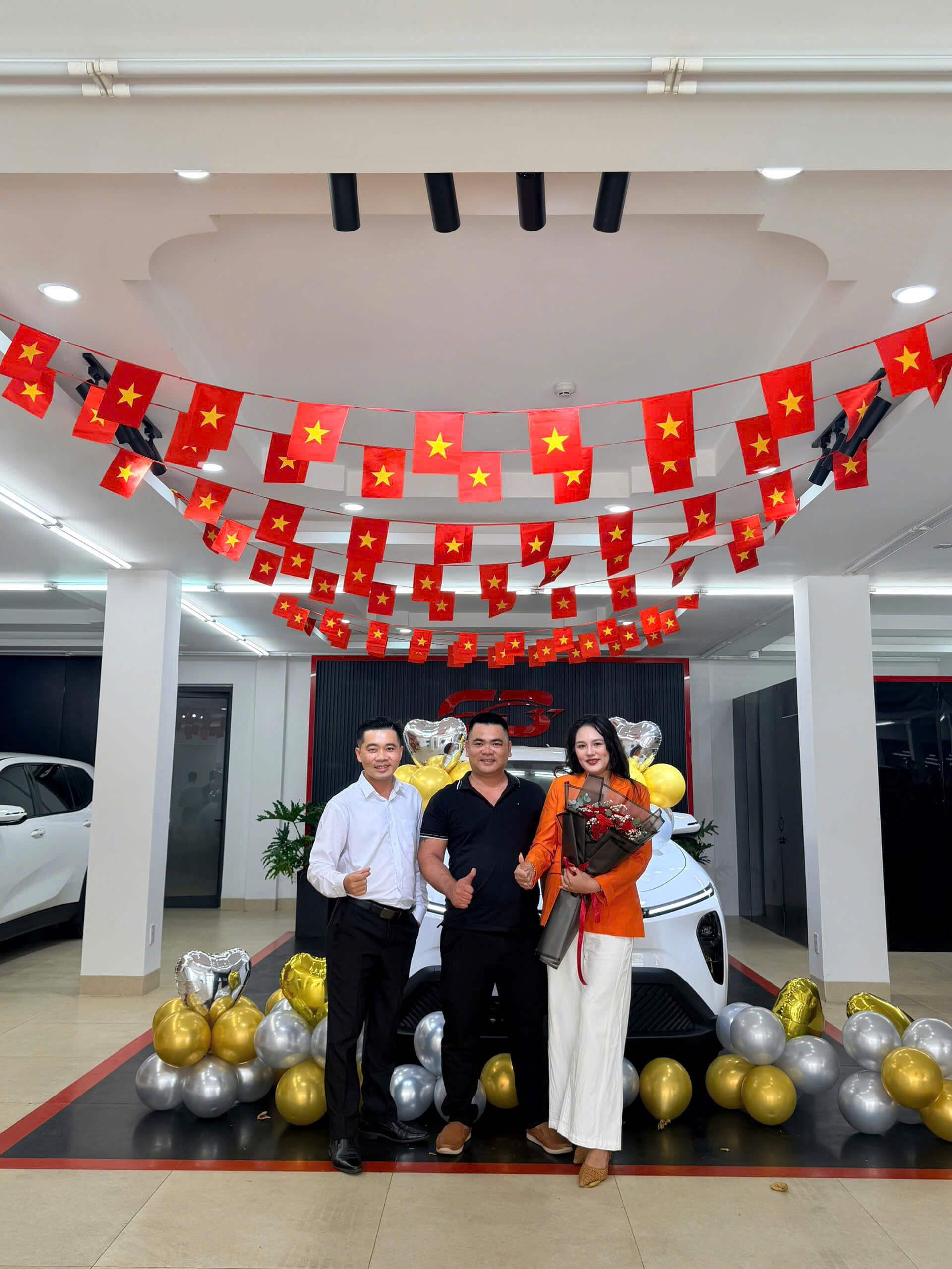 Giao xe VinFast - dọc 1